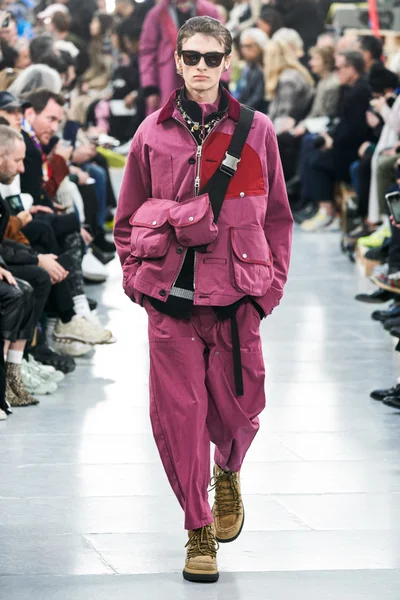 Look 17